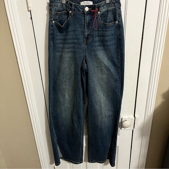 Arula Slit Leg Jeans Straight Leg Medium Wash Split Size 10 Z - Picture 1 of 9